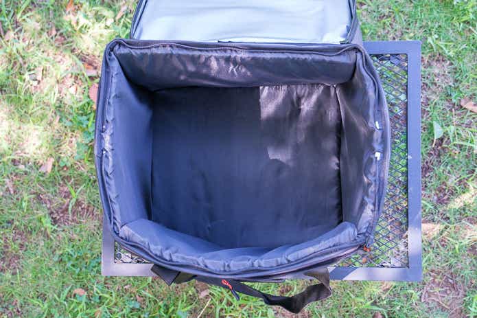 HUGEL エアロゲルソフトクーラーボックスの内部