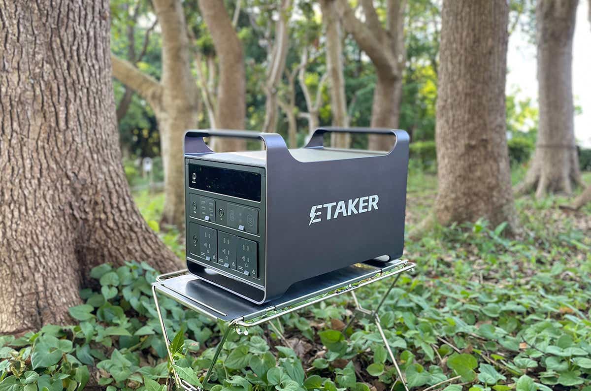 ETAKER「Portable Power Station M2000