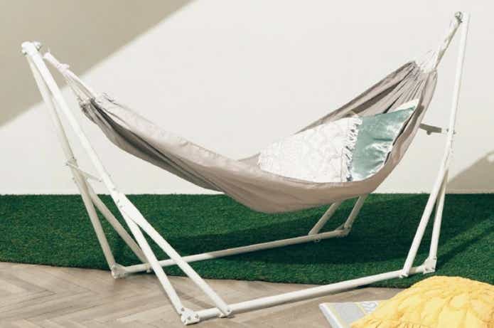 自立型のハンモック