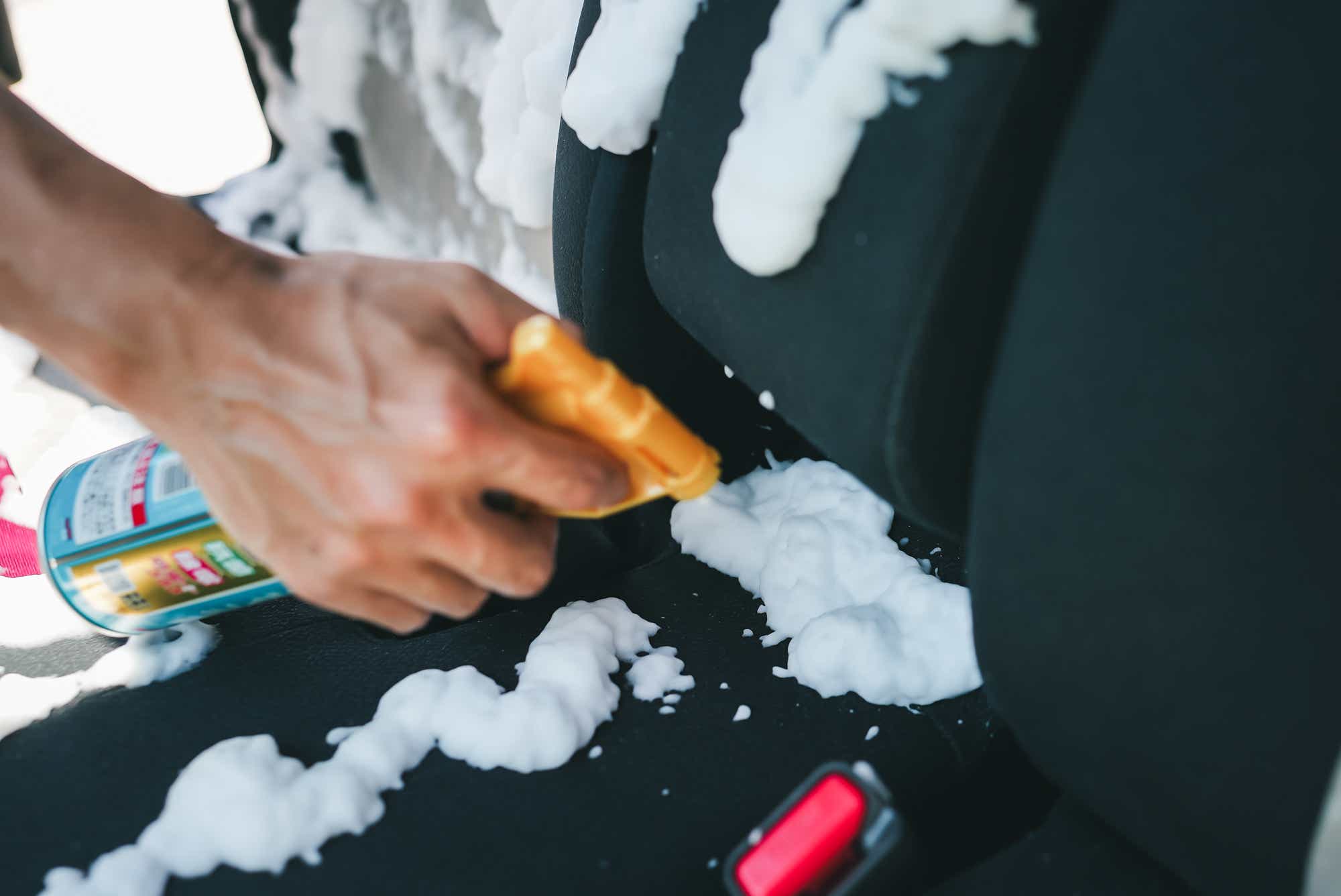 ルームピア 車内のシャンプー 狭い場所も楽々掃除