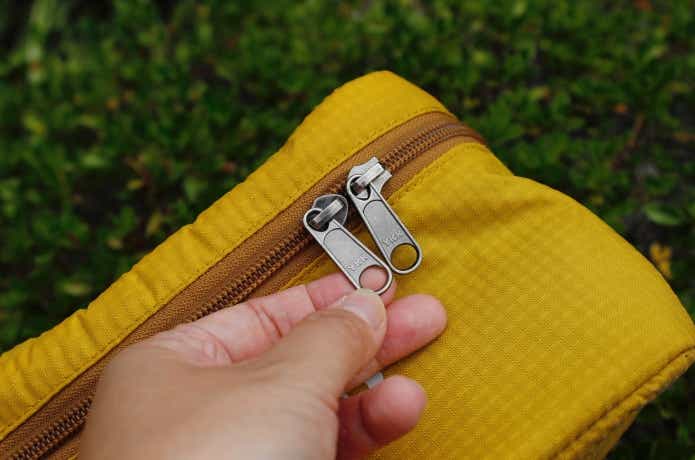 モンベルクーラーボックス4.0Lの丈夫なファスナー