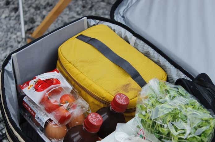 モンベルクーラーボックス4.0Lを大型クーラーのインクーラーにしている