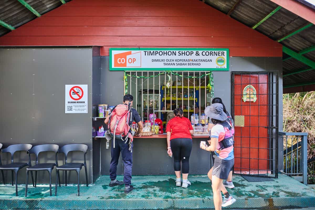 マレーシアのボルネオ島への親子キャンプ旅