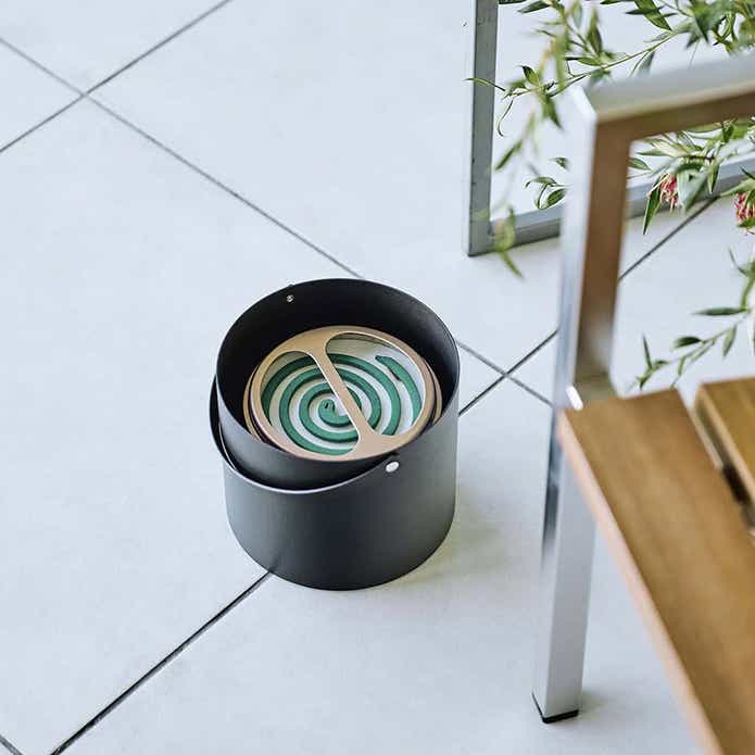 山崎実業 「そのまま入れられる 蚊取り線香収納ポット」