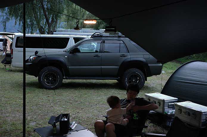 タープ下につけたセンサーライト