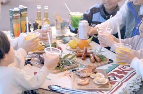 全席屋根付きで雨の日も安心。必要な道具・食材が全て揃う