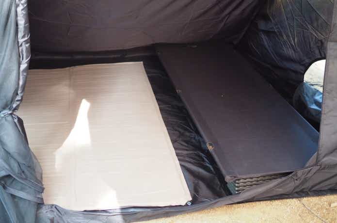 M.W.MのREADY Tent-Airvanにエアーマットとコットを入れる
