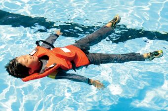 「その川遊び、安全ですか？」モンベルの“普段使いクッション”が家族を守る一手に