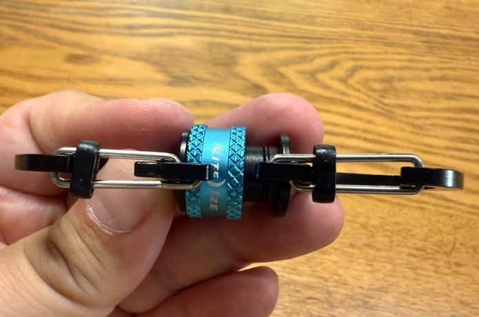 NITEIZE「360° マグネット スライドロックカラビナー