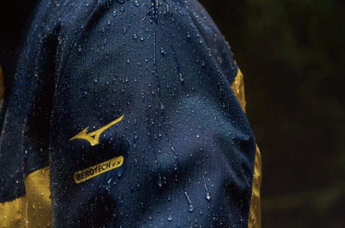 濡れたレインウェア