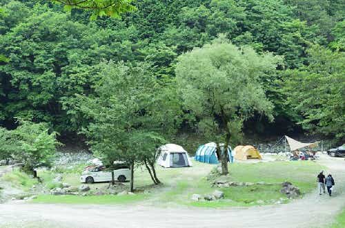 日本一の面積を誇るキャンプ場。露天風呂でリフレッシュ