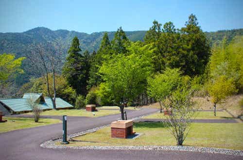 清潔な設備でファミリーにおすすめ。ケビンやドームハウスにも宿泊可能