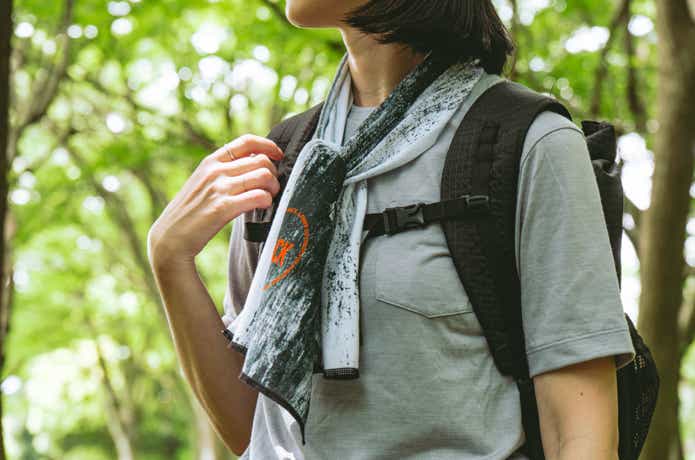 CHAORASのスポーツてぬぐい（CAMP HACK exclusive）BLACK BARK