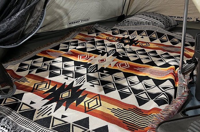 キャンプと相性抜群！サイトをグッとオシャレにする“メキシカンラグ”定番おすすめ9選
