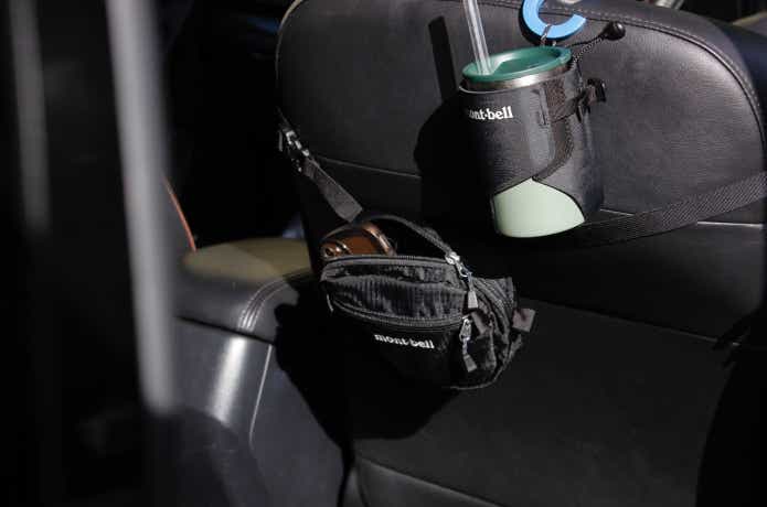 車のシートに取り付けてある