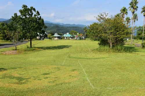 種類豊富なコテージ。車で10分圏内にスーパーやコンビニが揃う