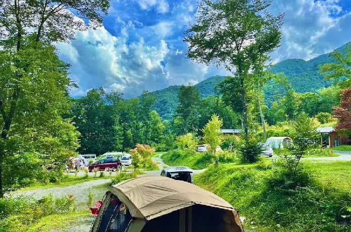 山梨・白州 FLAMME日向山オートキャンプサイト