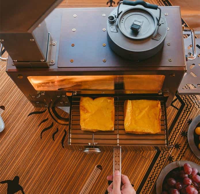 Naturehikeのペレットストーブで調理している