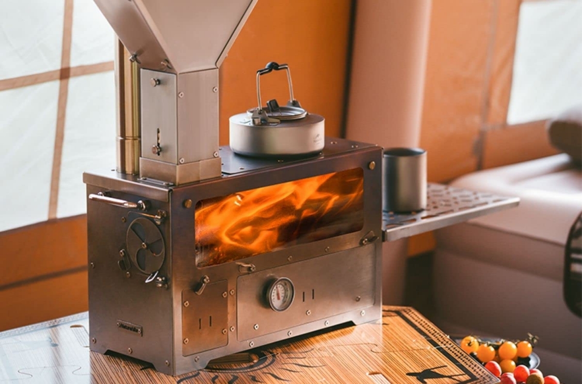 【薪よりラク?】煙ひかえめ・最長10時間燃焼!キャンプ飯ももっと楽しくなる“ペレットストーブ”おすすめ4選