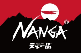 「ダウンとラーメンの再会」“濃厚スープ”を彷彿とさせる、ナンガ×天下一品コラボとは？