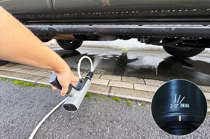 ポケッタブル高圧洗浄機で車の足回りを洗う