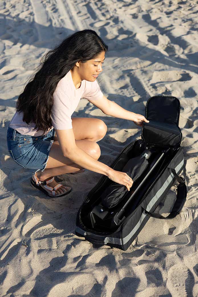 ポータブルスウィングチェアを取り出す