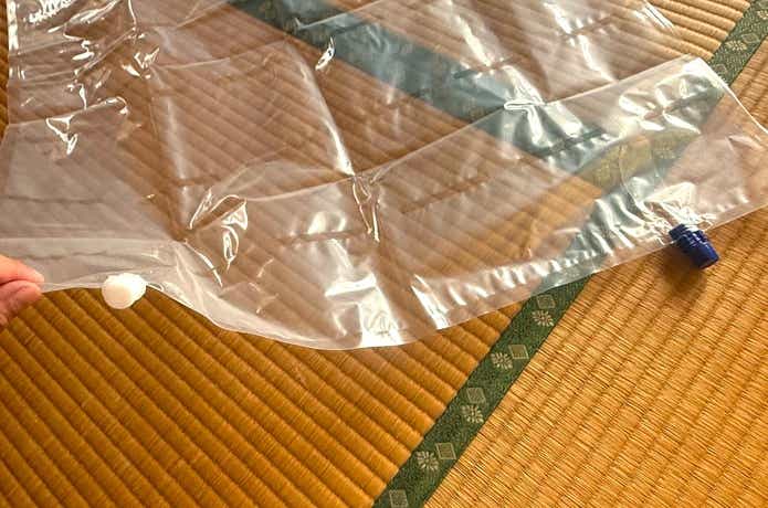 ダイソー「防災備蓄用エアーマット」