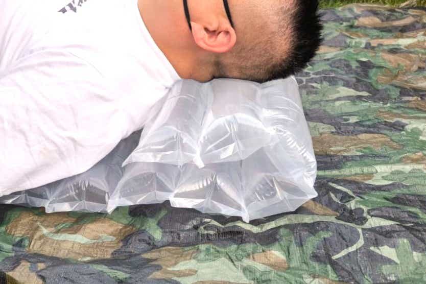 ダイソー「防災備蓄用エアーマット」