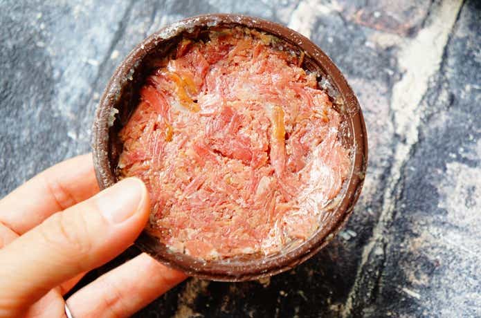 成城石井の「肉の旨味を味わう手ほぐしコンビーフ」