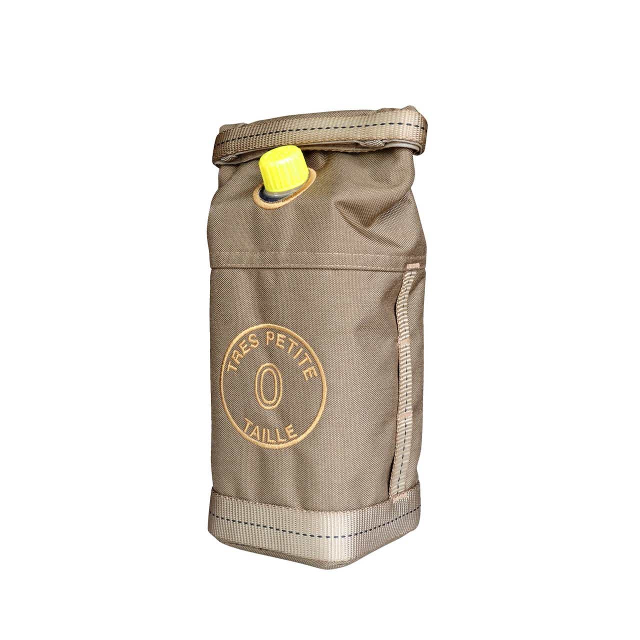 おしゃれなパック酒ケース。耐久性が高く、長く使える