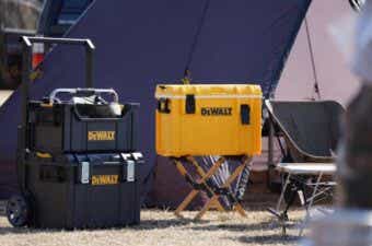 まさに“プロ仕様”。アメリカ最強ブランド・デウォルトの工具箱＆便利ギアがキャンプ収納を変える！