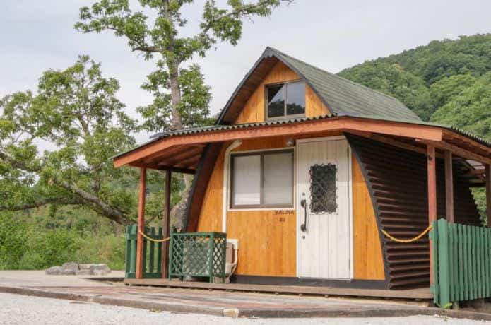 カルディアキャンプ場のロッジ