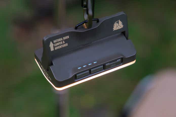 吊るした状態のスリムライトミニ