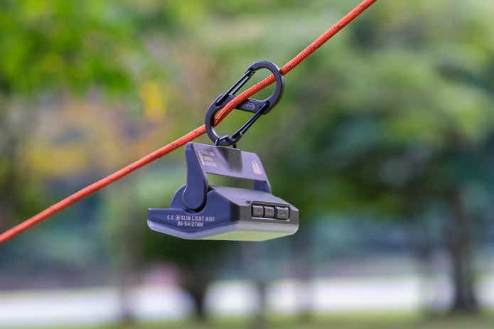 スリムライトミニのカラビナ設置