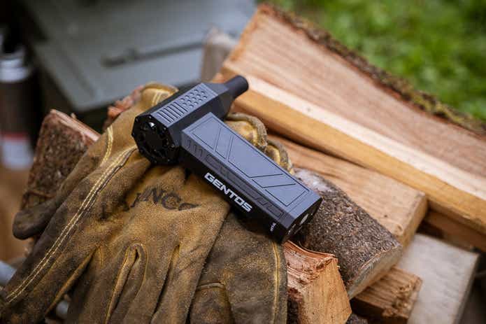 ブロワー疾風と薪