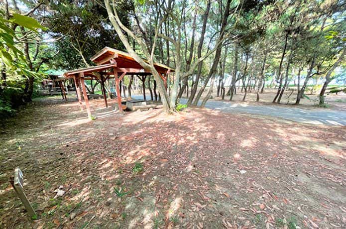 大洗サンビーチキャンプ場の屋根付きサイト