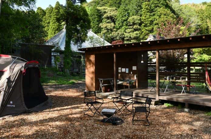 まるがやつキャンプ場 宙-SORA-の屋根付きサイト