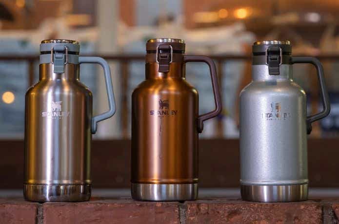 3つのスタンレー「クラシック真空グロウラー 1.9L」