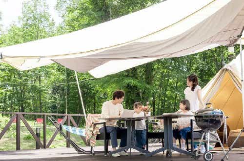 満点の星をのぞめる露天風呂あり。グランピング施設が充実