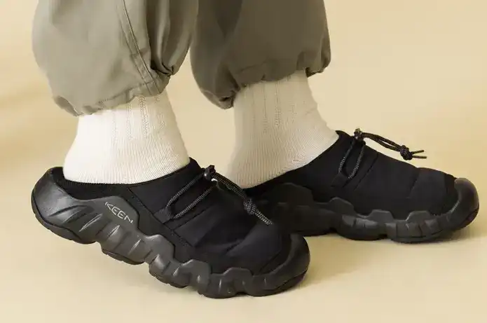 キーンのハイパウザー クラッシュバック スリッポン