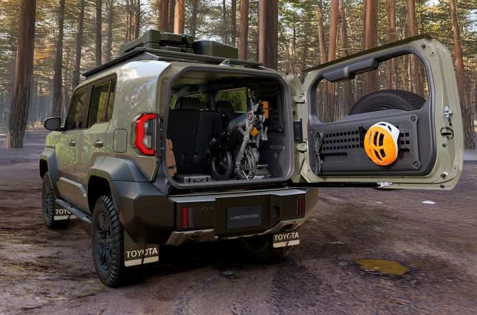 TOYOTA トヨタ ランドクルーザー“FJ”