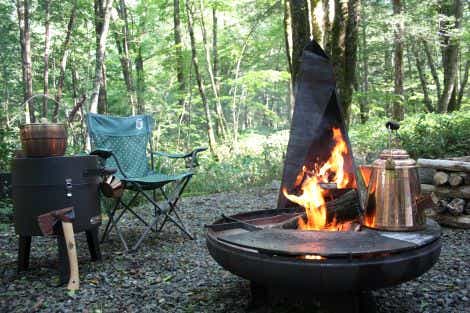 自然豊かなこじんまりしたキャンプ場。AC電源があり、初心者も安心