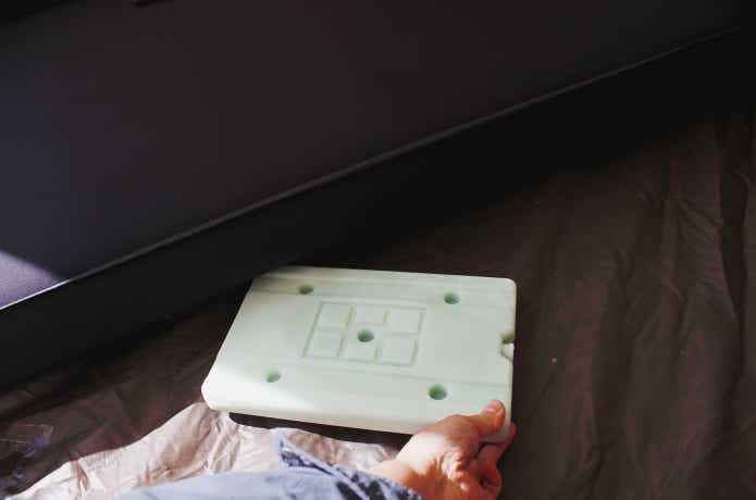 マットの下に保冷剤を入れている