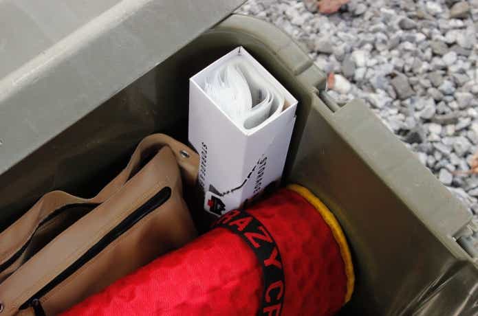 ストレージアンドフリーザーバッグをコンテナに入れてある