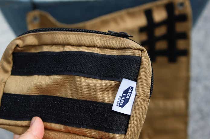 ポーチ裏の面ファスナー