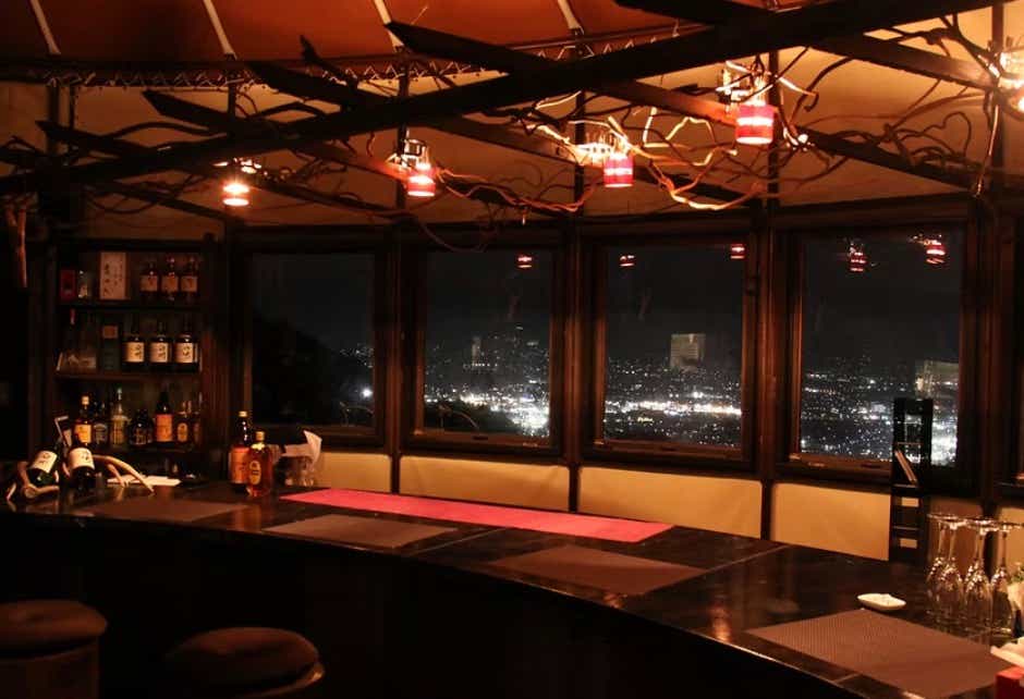 ロマンチックな時間を過ごせるキャンプ場。常設ティピも要チェック