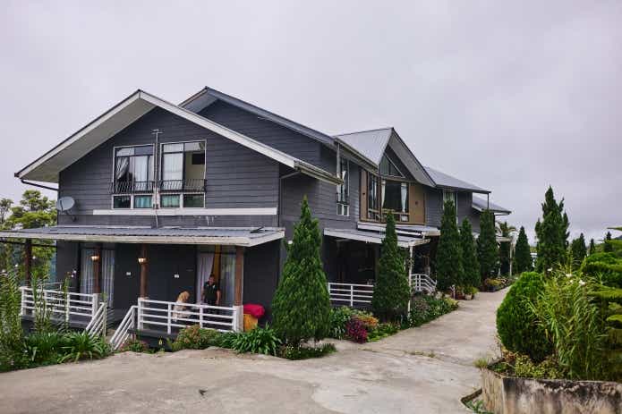 キナバル山を望む絶景キャンプ場『Hounon Ridge』