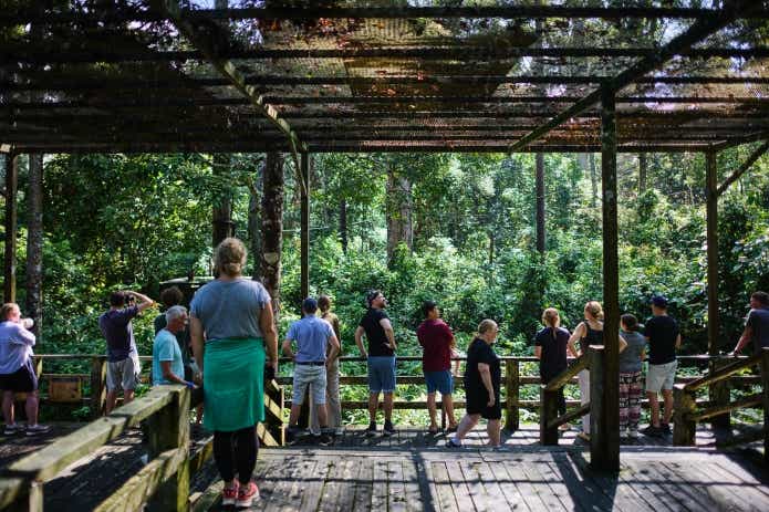 大きな広場には世界中からの観光客が沢山いた