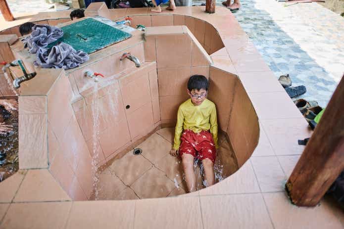 10RM支払えば一つのオープンバスタブを提供される