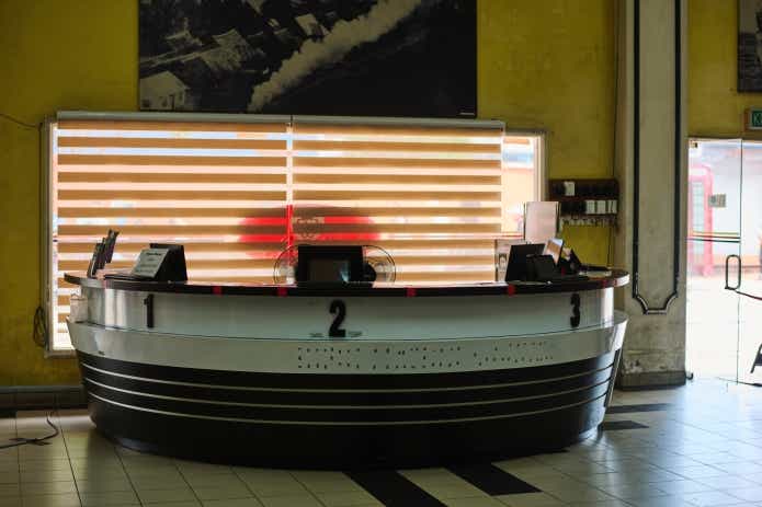 カウンターに誰もいない!?どういうこと!